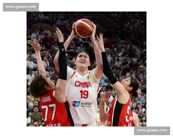 央视直击女篮中日对决：张子宇内线无解，宫鲁鸣战术显神威